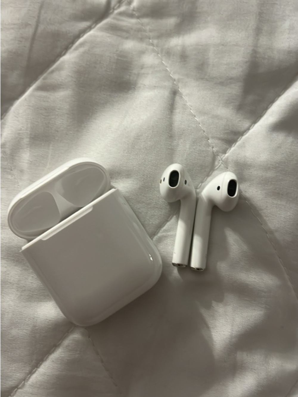 2nd Generation Apple AirPods